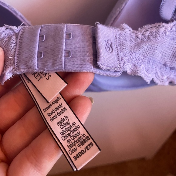 Victoria Secret Lacey Bra - Picture 4 of 4